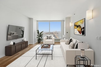 425 1st St Unit 3401, San Francisco, CA 94105