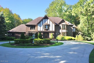 1760 Chartley Rd, Gates Mills, OH 44040