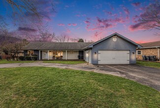 1520 Jasmine Rd, Saint Joseph, MI 49085