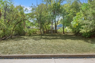 962 E Oleander St, Fort Worth, TX 76104