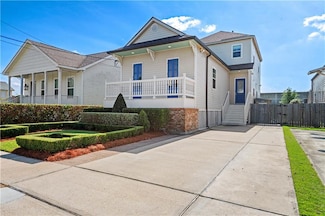 5760 Warrington Dr, New Orleans, LA 70122