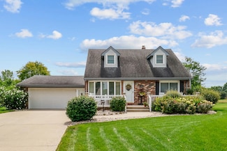 107 Tulip Ct, Hebron, IN 46341