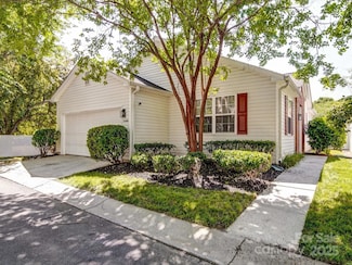9360 Meadowmont View Dr, Charlotte, NC 28269