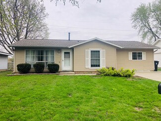 1426 Dillon Dr, Normal, IL 61761