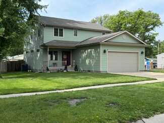 215 W 6th St, Wilber, NE 68465
