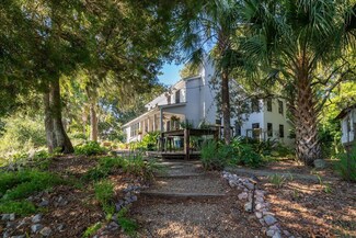 8555 Middleton Point Ln, Edisto Island, SC 29438
