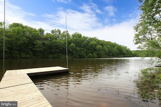 10716 Lake Forest Dr, Manassas, VA 20112