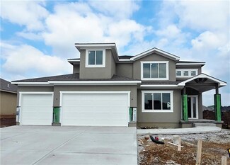 2615 SW Firefly Ln, Lee's Summit, MO 64082