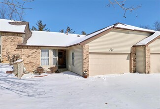30 Harbor Bend Ct, Lake Saint Louis, MO 63367