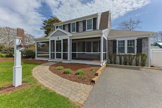 29 Hiawatha Rd, Harwich Port, MA 02646