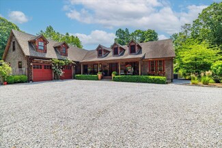 1750 Laurel Lake Dr, Mattituck, NY 11952