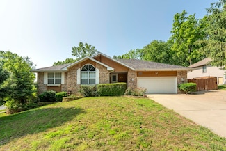 3930 W Woodland St, Springfield, MO 65807
