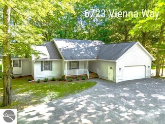 6723 Vienna Way, Bellaire, MI 49615
