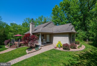 825 Furnace Rd, Morgantown, PA 19543