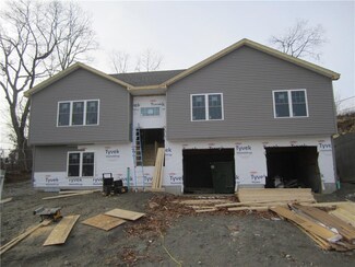 133 Whiting St, Cranston, RI 02920