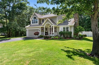 15 Katie Dr, Warren, RI 02885