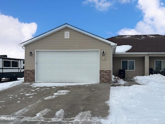 28 Adeline Dr, Stanley, ND 58784