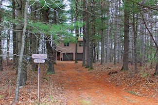 N1086 Chalet Dr, Waupaca, WI 54981