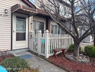 27 Linda Ave, Staten Island, NY 10305