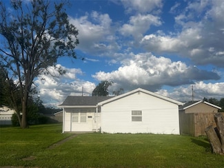 1848 Poplar St, Granite City, IL 62040
