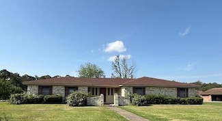4390 Cartwright St, Beaumont, TX 77707