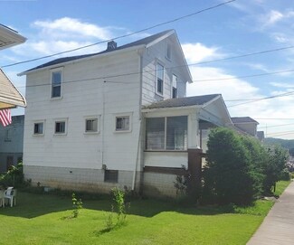 217 Quay St, Vandergrift, PA 15690