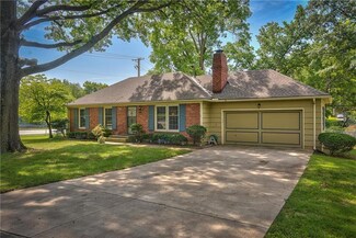 621 E 109th St, Kansas City, MO 64131
