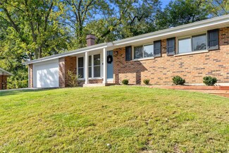 9 Media Ct, Saint Louis, MO 63146