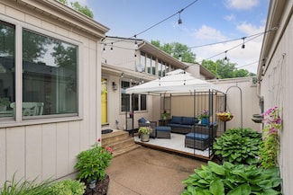 1623 Black Oaks Place N, Plymouth, MN 55447