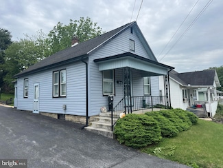 817 Maple St, Waynesboro, PA 17268