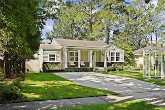209 E 66th St, Savannah, GA 31405