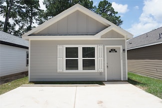 9976 Calendar St, Willis, TX 77318