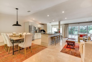 2312 Las Casitas Dr, Wellington, FL 33414