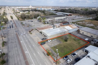 2107 N Main St, Pearland, TX 77581