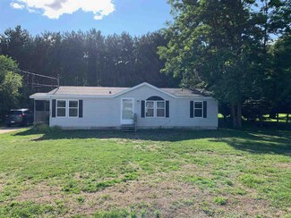 737 7th St, East Jordan, MI 49727