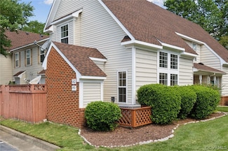 140 Post Oak Rd, Yorktown, VA 23693