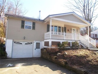 2 Karen Dr, Silver Creek, NY 14136