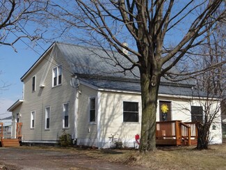 72 Huntington Rd, Richmond, VT 05477