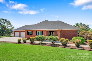 32 Lake Vista Place Ct, Taylorsville, NC 28681
