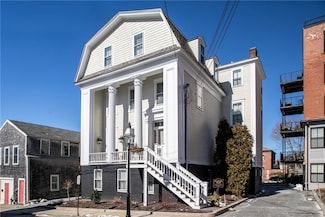 15 John St, Bristol, RI 02809