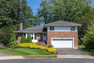 4037 Park Dr, Seaford, NY 11783