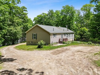 41 Geele Ln, Waldoboro, ME 04572