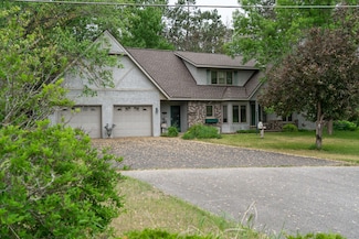 4515 S Arrowhead Ln, Moose Lake, MN 55767