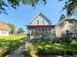 989 Conway St, Saint Paul, MN 55106