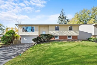 7008 Hawthorne Ln, Hanover Park, IL 60133