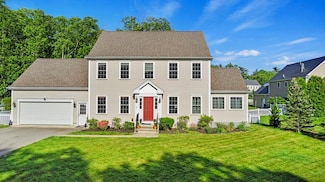 70 Wampum St, Weymouth, MA 02190