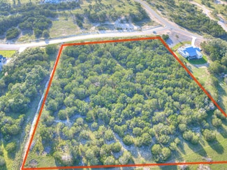 1609 Paradise Pkwy, Canyon Lake, TX 78133