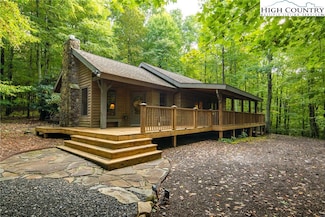 996 Creekside Dr, Fleetwood, NC 28626