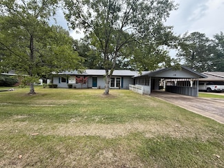 208 Shady Oak Dr, Aberdeen, MS 39730