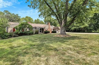 6305 Robinhood Dr, Shawnee, KS 66203